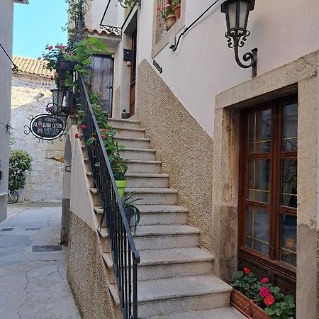 House Tomic Cres Exterior foto